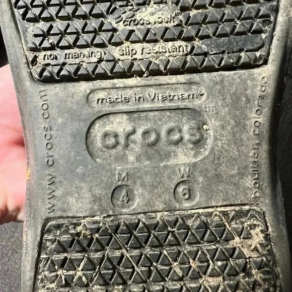 crocs lava style size women’s 6, men’s 4 - Picture 7 of 8